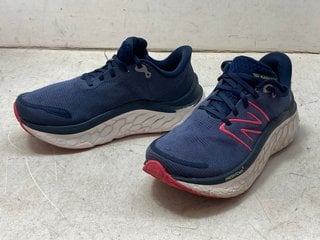 Lot 1205  
            Marchington SR11 - Parcel Delivery Only 

                
NEW BALANCE KAIHA ROAD TRAINERS IN BLUE/PINK - UK 6.5 - ORIGINAL RRP £110.00: LOC...