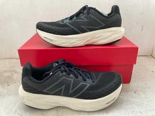 Lot 1219  
            Marchington SR11 - Parcel Delivery Only 

                
NEW BALANCE 1080 TRAINERS IN BLACK/WHITE - UK 7: LOCATION - CR5