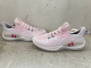 Lot 1230  
            Marchington SR11 - Parcel Delivery Only 

                
UNDER ARMOUR TRAINERS IN PINK/WHITE - UK 8: LOCATION - CR5