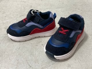 Lot 1258  
            Marchington SR11 - Parcel Delivery Only 

                
JOHN LEWIS & PARTNERS COOPER CHUNKY CHILDRENS TRAINERS IN BLUE SIZE: C4: LOCATION...