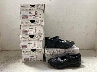 Lot 1291  
            Marchington SR11 - Parcel Delivery Only 

                
5 X PAIRS OF CLARKS RELDA SKY KIDS SHOES IN BLACK LEATHER/BLACK PATENT : SIZES 8....