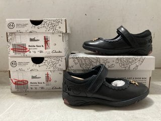 Lot 1300  
            Marchington SR11 - Parcel Delivery Only 

                
3 X PAIRS OF CLARKS RELDA SEA KIDS SHOES IN BLACK LEATHER : SIZES 8 AND 8.5 UK: L...