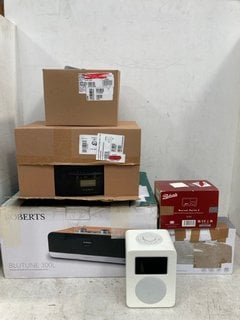 Lot 1314  
            Marchington SR11 - Parcel Delivery Only 

                
QTY OF ASSORTED TECH ITEMS TO INCLUDE ROBERTS REVIVAL PETITE 2 PORTABLE RADIO: LO...