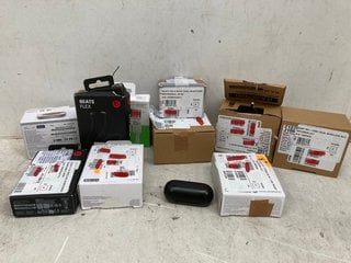 Lot 1331  
            Marchington SR11 - Parcel Delivery Only 

                
QTY OF ASSORTED TECH ITEMS TO INCLUDE BEATS FLEX ALL DAY WIRELESS HEADPHONES: LOC...