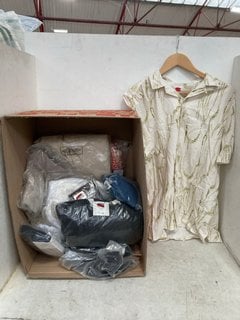 Lot 1344  
            Marchington SR11 - Parcel Delivery Only 

                
QTY OF ASSORTED WOMENS JOHN LEWIS & PARTNERS CLOTHING ITEMS TO INCLUDE CASHMERE C...