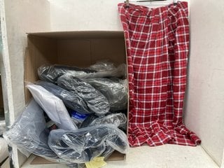 Lot 1345  
            Marchington SR11 - Parcel Delivery Only 

                
QTY OF ASSORTED MENS CLOTHING ITEMS TO INCLUDE JOHN LEWIS & PARTNERS ESSENTIAL CH...