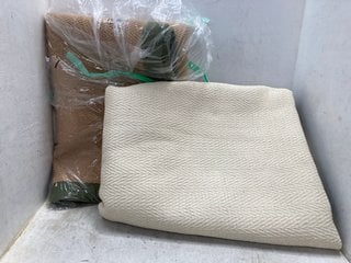 Lot 1359  
            Marchington SR11 - Parcel Delivery Only 

                
2 X JOHN LEWIS & PARTNERS LARGE NON-SLIP WOVEN RUGS IN NATURAL/GREEN: LOCATION - C7T