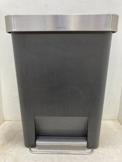 Lot 1363  
            Marchington SR11 - Parcel Delivery Only 

                
SIMPLEHUMAN 45L PEDAL BIN IN BLACK: LOCATION - C7T