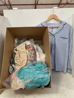 Lot 1372  
            Marchington SR11 - Parcel Delivery Only 

                
QTY OF ASSORTED WOMENS JOHN LEWIS & PARTNERS CLOTHING ITEMS TO INCLUDE CASSIE BLO...