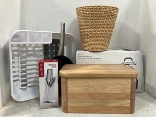 Lot 1381  
            Marchington SR11 - Parcel Delivery Only 

                
QTY OF ASSORTED HOUSEHOLD ITEMS TO INCLUDE JOHN LEWIS & PARTNERS THE PAN 3 PIECE ...