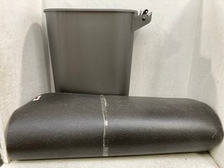 Lot 1383  
            Marchington SR11 - Parcel Delivery Only 

                
JOHN LEWIS & PARTNERS LARGE DOORMAT TO ALSO INCLUDE SIMPLEHUMAN 40L PEDAL BIN IN ...