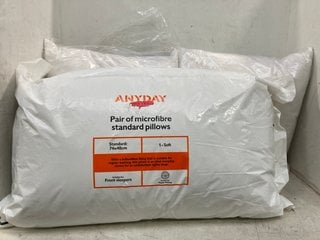 Lot 1385  
            Marchington SR11 - Parcel Delivery Only 

                
2 X JOHN LEWIS & PARTNERS DUCK FEATHER CUSHIONS TO ALSO INCLUDE JOHN LEWIS & PART...
