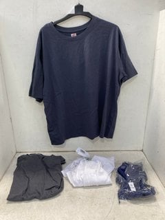 Lot 1388  
            Marchington SR11 - Parcel Delivery Only 

                
4 X ASSORTED CLOTHING ITEMS TO INCLUDE JOHN LEWIS & PARTNERS ANYDAY CREW NECK T-S...
