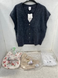 Lot 1394  
            Marchington SR11 - Parcel Delivery Only 

                
4 X ASSORTED WOMENS CLOTHING ITEMS TO INCLUDE NOBODY'S CHILD ALEXA TOMATO PRINT M...