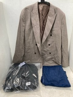 Lot 1398  
            Marchington SR11 - Parcel Delivery Only 

                
3 X ASSORTED CLOTHING ITEMS TO INCLUDE JOHN LEWIS & PARTNERS CLASSIC TRENCH COAT ...