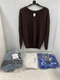 Lot 1405  
            Marchington SR11 - Parcel Delivery Only 

                
4 X ASSORTED CLOTHING ITEMS TO INCLUDE KIN OVERLOCK SEAM T-SHIRT IN WHITE - UK L:...