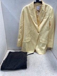 Lot 1410  
            Marchington SR11 - Parcel Delivery Only 

                
JOHN LEWIS & PARTNERS TAILORED JACKET IN YELLOW - UK 12 - ORIGINAL RRP £249.00 TO...