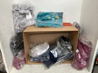 Lot 1416  
            Marchington SR11 - Parcel Delivery Only 

                
QTY OF ASSORTED WOMENS CLOTHING ITEMS TO INCLUDE JOHN LEWIS & PARTNERS ZARA JERSE...