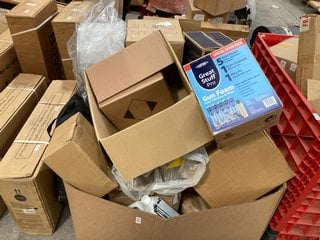 Lot 110  
            Marchington SR16 - Collection 

                
(COLLECTION ONLY) PALLET OF ASSORTED ITEMS TO INCLUDE QTY OF GUN FOAM FIXER FOR W...
