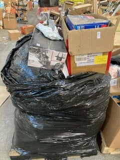 Lot 123  
            Marchington SR16 - Delivery or Collection 

                
PALLET OF ASSORTED ITEMS TO INCLUDE MOTORCYCLE WHEEL CHOCK: LOCATION - B7 (KERBSI...