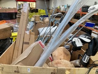 Lot 132  
            Marchington SR16 - Delivery or Collection 

                
PALLET OF ASSORTED ITEMS TO INCLUDE SHARK LIFT AWAY VACUUM CLEANER: LOCATION - B7...