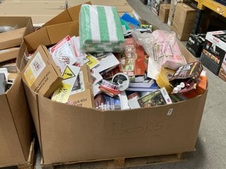 Lot 18  
            Marchington SR16 - Delivery or Collection 

                
PALLET OF ASSORTED ITEMS TO INCLUDE PACK OF 2 BEACH TOWELS IN GREEN: LOCATION - B...