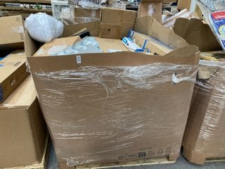 Lot 206  
            Marchington SR16 - Delivery or Collection 

                
PALLET OF ASSORTED HOUSEHOLD ITEMS TO INCLUDE LASSIC ARLINGTON RADIATOR COVER IN ...