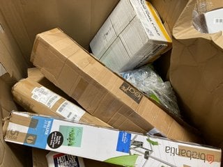 Lot 208  
            Marchington SR16 - Delivery or Collection 

                
PALLET OF ASSORTED HOUSEHOLD ITEMS TO INCLUDE BRABANTIA 24M WALL FIX CLOTHES AIRE...