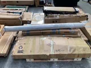 Lot 226  
            Marchington SR16 - Delivery or Collection 

                
PALLET OF ASSORTED INCOMPLETE FURNITURE ITEMS TO INCLUDE OUTSUNNY GARDEN SHED ( B...