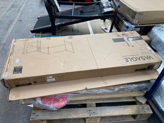 Lot 232  
            Marchington SR16 - Delivery or Collection 

                
PALLET OF ASSORTED FURNITURE ITEMS TO INCLUDE SONGMICS COMPUTER DESK: LOCATION - ...