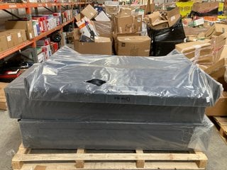 Lot 235  
            Marchington SR16 - Delivery or Collection 

                
BLACK VELVET KING SIZED BED TO INCLUDE HEADBOARD: LOCATION - A7
