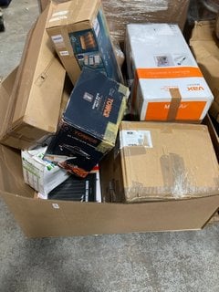 Lot 240  
            Marchington SR16 - Delivery or Collection 

                
PALLET OF ASSORTED HOUSEHOLD ITEMS TO INCLUDE TOWER 6.5L RISE GOLD SLOW COOKER: L...