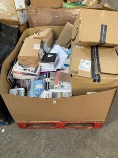 Lot 243  
            Marchington SR16 - Delivery or Collection 

                
PALLET OF ASSORTED ITEMS TO INCLUDE FULL SIZE WIRELESS KEYBOARD AND MOUSE COMBO: ...