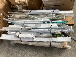 Lot 51  
            Marchington SR16 - Delivery or Collection 

                
PALLET OF ASSORTED JOHN LEWIS & PARTNERS HOUSEHOLD ITEMS TO INCLUDE 28MM CURTAIN ...
