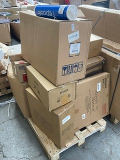 Lot 53  
            Marchington SR16 - Delivery or Collection 

                
PALLET OF ASSORTED ITEMS TO INCLUDE 30L TYRE MOULDED BASE: LOCATION - B3 (KERBSID...