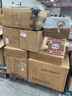 Lot 59  
            Marchington SR16 - Delivery or Collection 

                
PALLET OF ASSORTED ITEMS TO INCLUDE SET OF 3 SUITCASES IN GREY: LOCATION - B4 (KE...