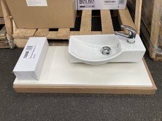 Lot 1001  
            Marchington SR19 - Delivery or Collection 

                
820 X 355MM WHITE COUNTERTOP WITH GREY SHELF SUPPORT BRACKETS & CERAMIC STH COUNT...