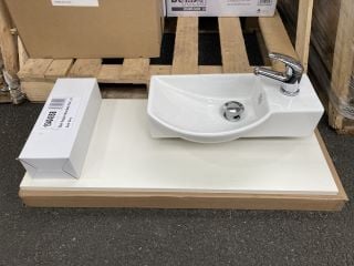 Lot 1003  
            Marchington SR19 - Delivery or Collection 

                
820 X 355MM WHITE COUNTERTOP WITH GREY SHELF SUPPORT BRACKETS & CERAMIC STH COUNT...