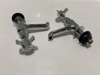 Lot 1052  
            Marchington SR19 - Delivery or Collection 

                
PAIR OF TRADITIONAL CROSSHEAD BASIN PILLAR TAPS IN CHROME - RRP £120: LOCATION - ...