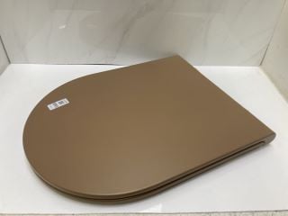 Lot 1093  
            Marchington SR19 - Delivery or Collection 

                
SANEUX D-SHAPED W/C SEAT IN TAUPE - RRP £105: LOCATION - RACKING 3