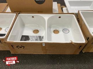 Lot 1120  
            Marchington SR19 - Collection 

                
(COLLECTION ONLY) LONDON STYLE TWIN CERAMIC KITCHEN SINK 780 X 500 X 220MM - RRP ...