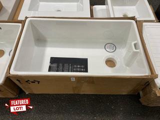 Lot 1121  
            Marchington SR19 - Collection 

                
(COLLECTION ONLY) BELFAST STYLE SINGLE BOWL CERAMIC KITCHEN SINK 800 X 460 X 250M...