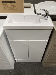 Lot 1128  
            Marchington SR19 - Collection 

                
(COLLECTION ONLY) FLOOR STANDING 2 DOOR CLOSET SINK UNIT IN WHITE WITH A 505 X 26...
