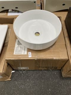 Lot 1160  
            Marchington SR19 - Delivery or Collection 

                
360MM DIAM CERAMIC VESSEL BASIN - RRP £195: LOCATION - A6