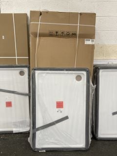 Lot 1209  
            Marchington SR19 - Collection 

                
(COLLECTION ONLY) CLEAR GLASS SILVER FRAMED 900 X 1900MM SHOWER PANEL WITH A PEAR...