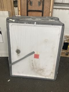 Lot 1320  
            Marchington SR19 - Collection 

                
(COLLECTION ONLY) QTY OF PEARLSTONE 1200MM LONG SHOWER TRAYS TO INCLUDE 1200 X 80...