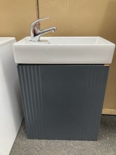 Lot 352  
            Marchington SR19 - Collection 

                
(COLLECTION ONLY) WALL HUNG 1 DOOR CLOSET SINK UNIT IN GREY WITH A 405 X 225MM ST...