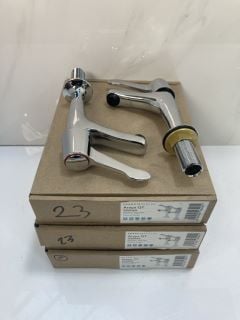 Lot 553  
            Marchington SR19 - Delivery or Collection 

                
3 X LEVER ACTION HIGH NECK KITCHEN SINK TAPS IN CHROME - RRP £345: LOCATION - RAC...