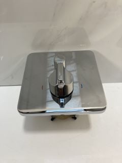 Lot 562  
            Marchington SR19 - Delivery or Collection 

                
VITRA SUIT #A42290 BUILT IN SHOWER MIXER - RRP £289: LOCATION - RACKING 1