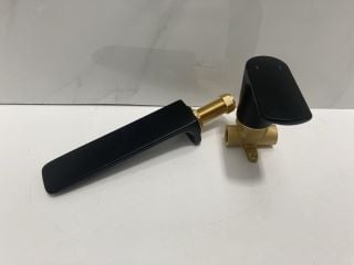 Lot 578  
            Marchington SR19 - Delivery or Collection 

                
WALL MOUNTED BASIN MIXER IN BLACK - RRP £195: LOCATION - RACKING 1